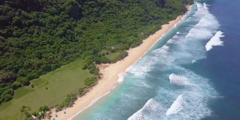 14 Unique And Beautiful Beaches In Asia