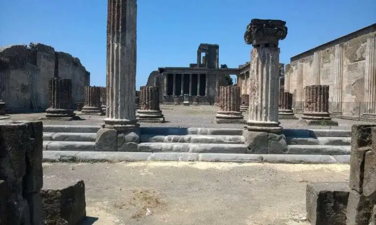 Tourist Attractions in Pompeii