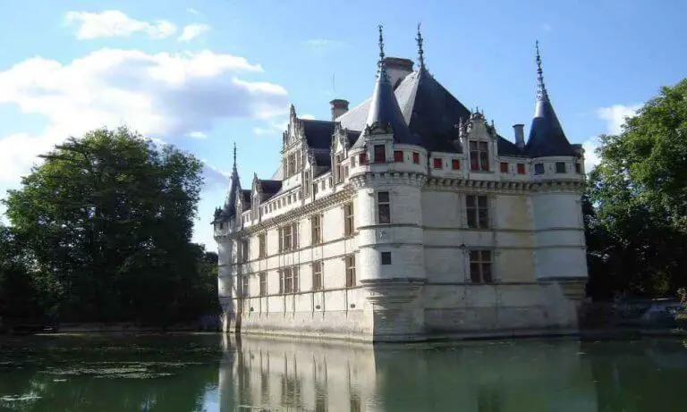 16 Top-Rated Tourist Attractions in France