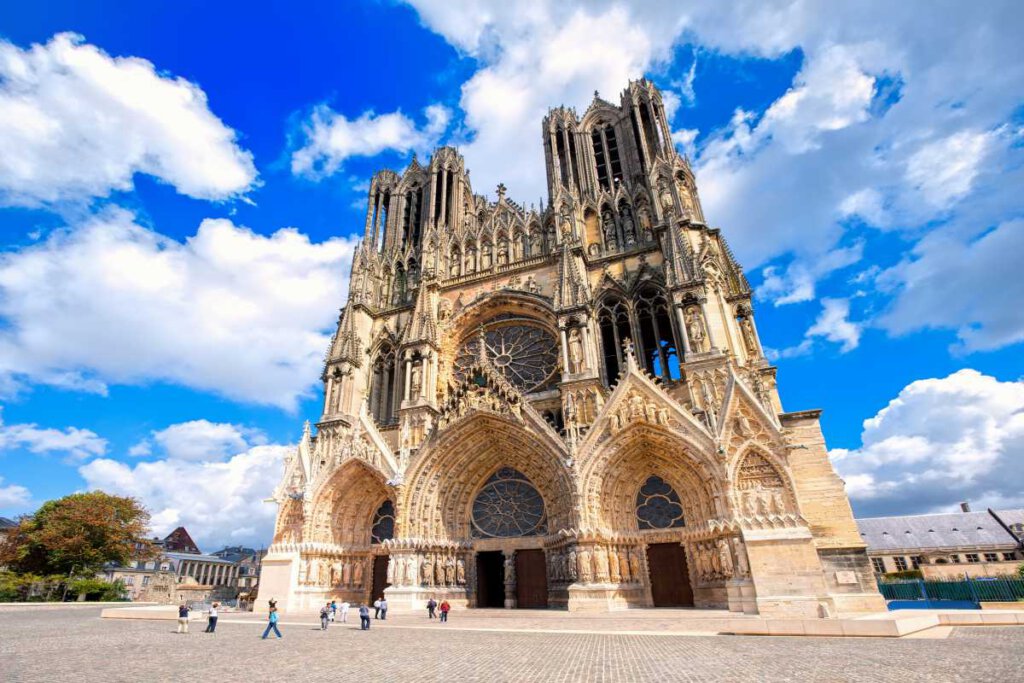 Best & Fun Things To Do In France