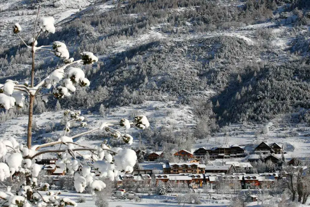 11 Top-Rated Ski Resorts in France