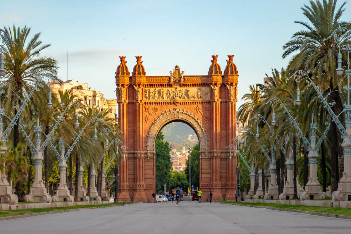 14 & Fun Things To In Barcelona - Holiday Parrots