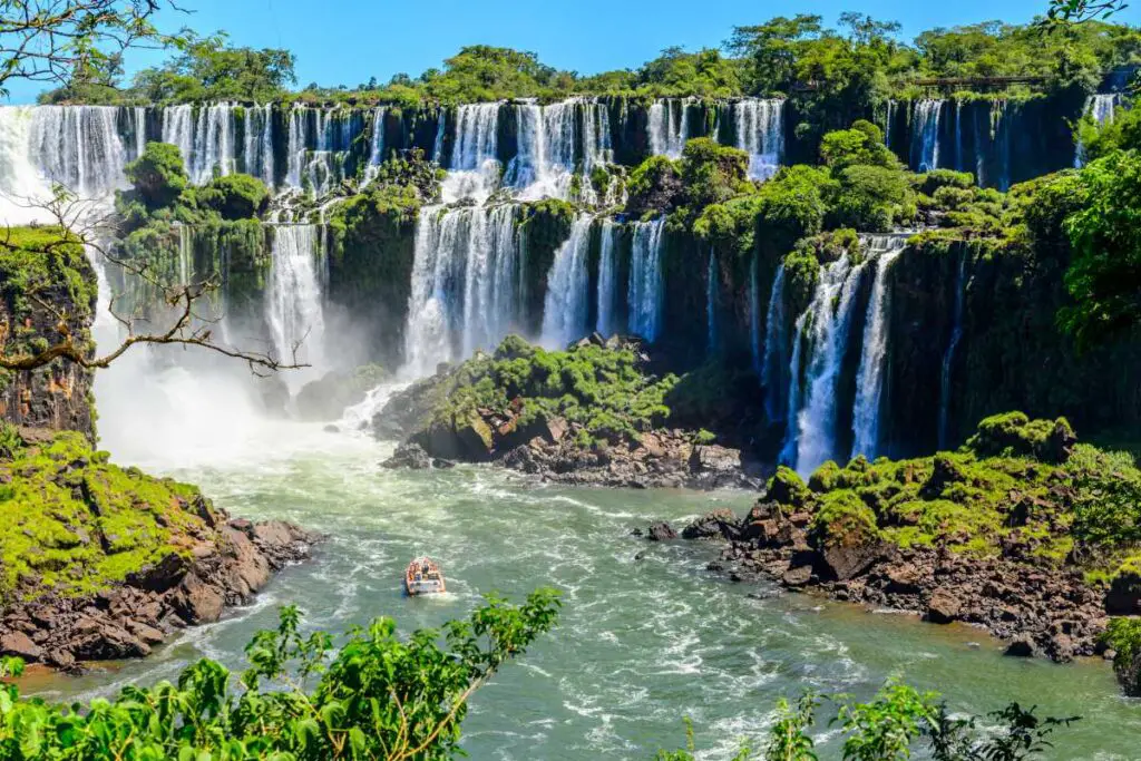 10 Best & Fun Things To Do In Argentina - Holiday Parrots