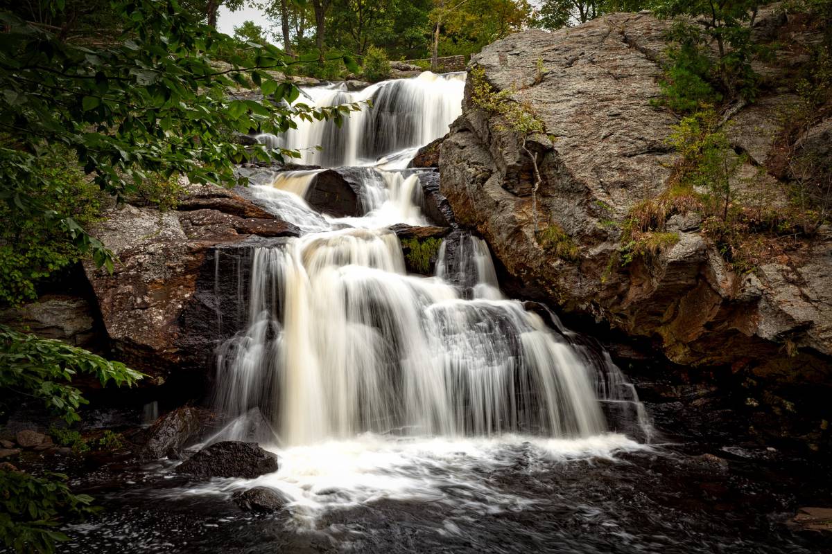 16 Best Waterfalls in Connecticut