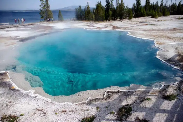 12-best-fun-things-to-do-in-west-yellowstone-montana-holiday-parrots