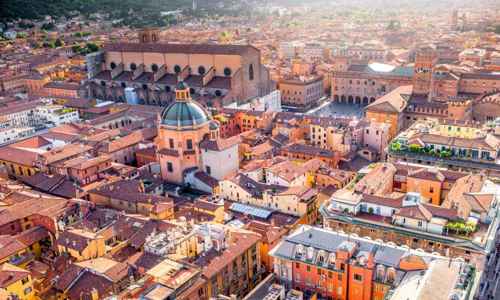 14 Best Attractions & Things to Do in Bologna, Italy